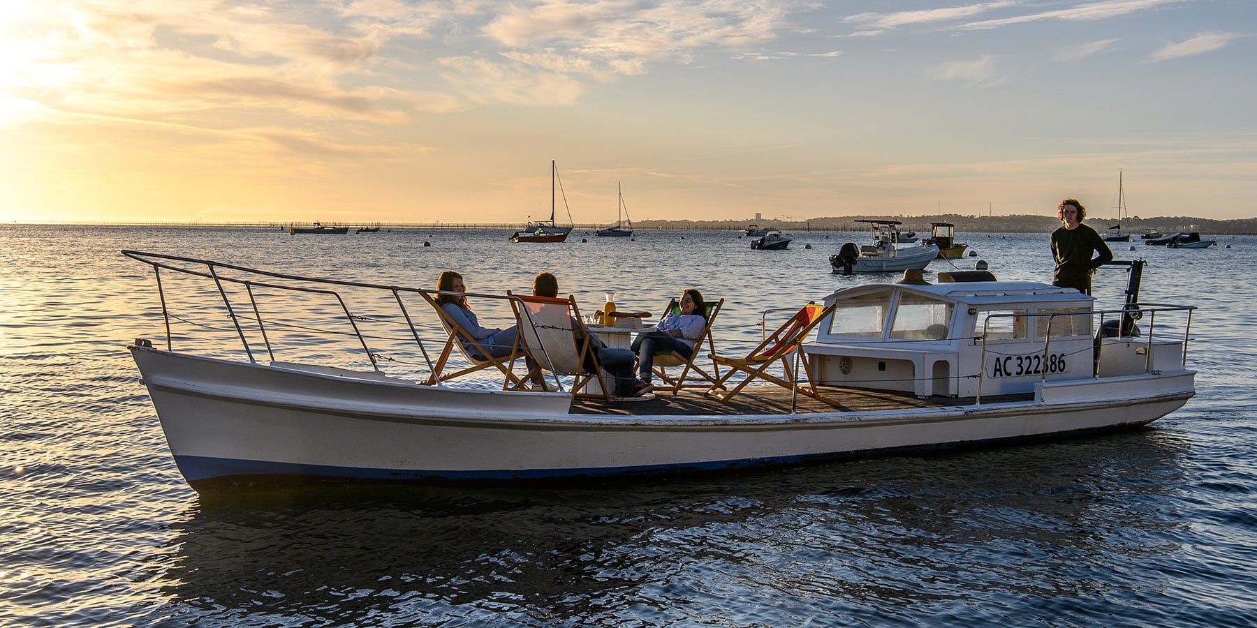 balade en chaland bateau - Arcachon Cap Ferret Bassin Arcachon - Balade sur Chaland - Prendre contact 01