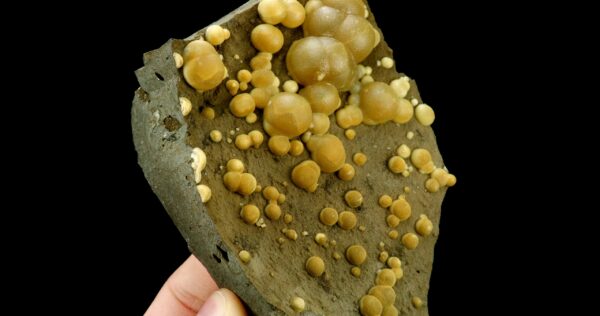 Calcite balls on basalt