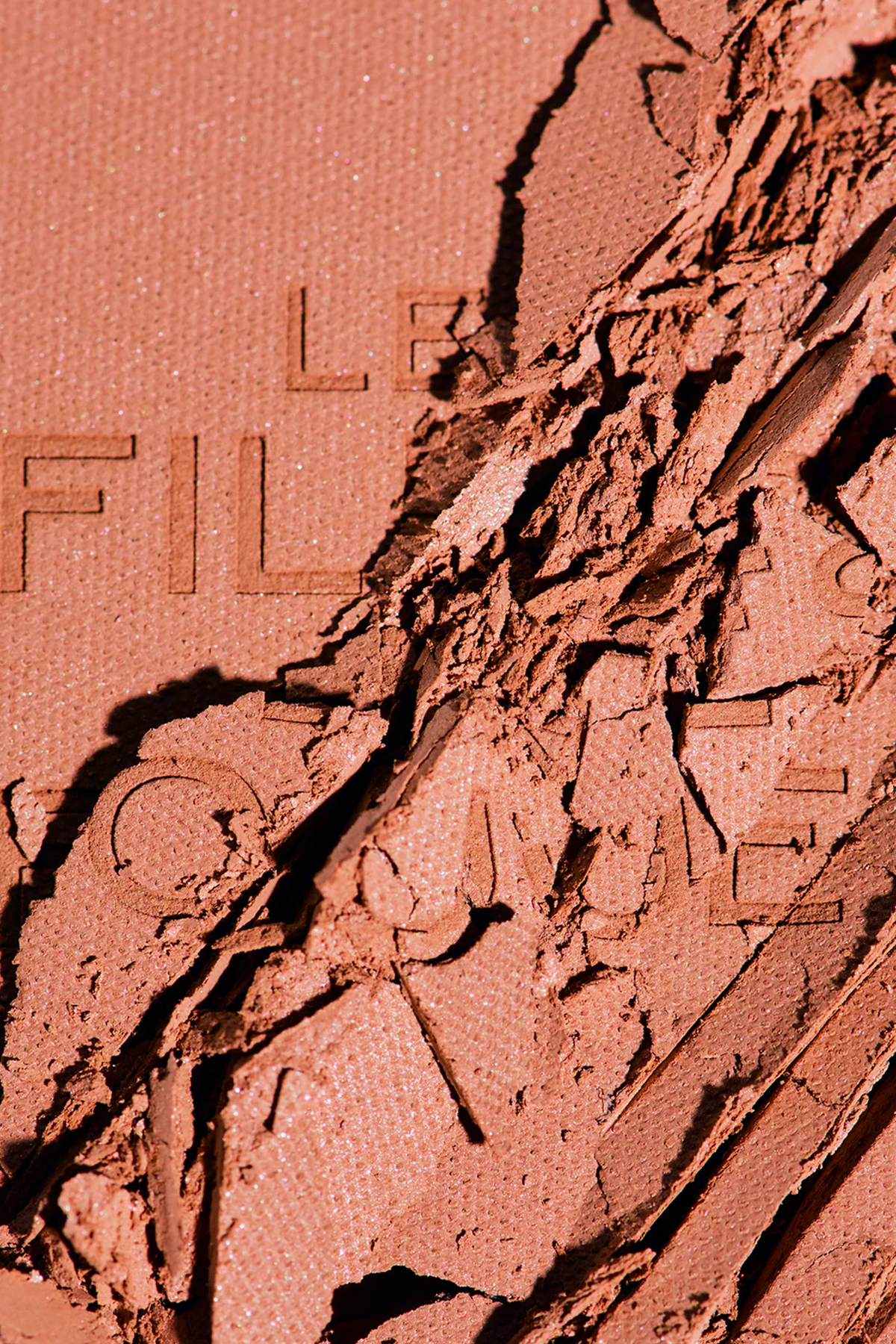 les filles en rouje la poudre bonne mine sable dore les filles en rouje la poudre bonne mine sable dore